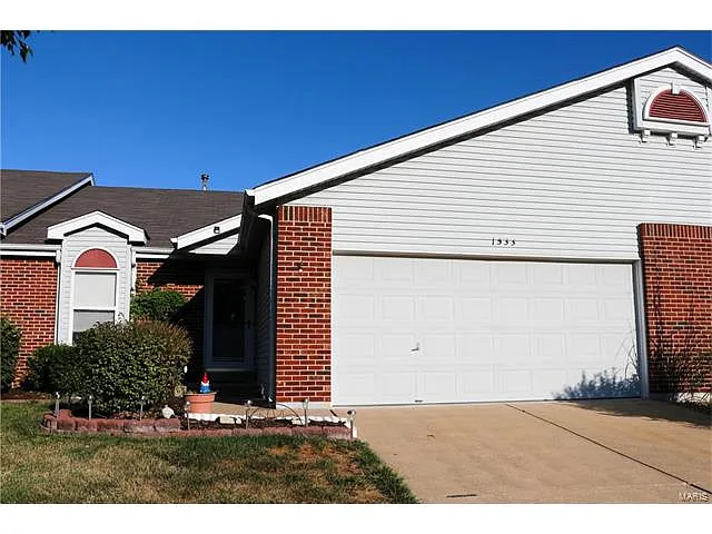 1533 Lienemann Dr photo 1