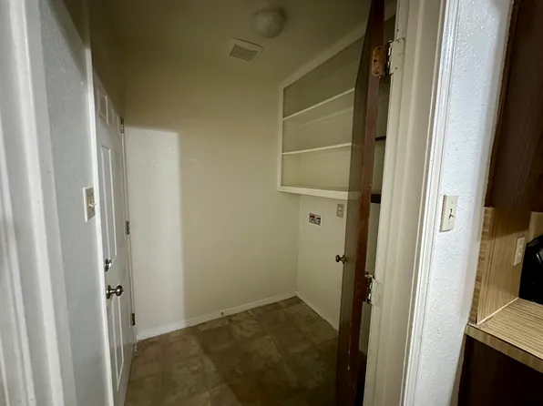 2714 Holy Cross Ln, Garland, TX 75044