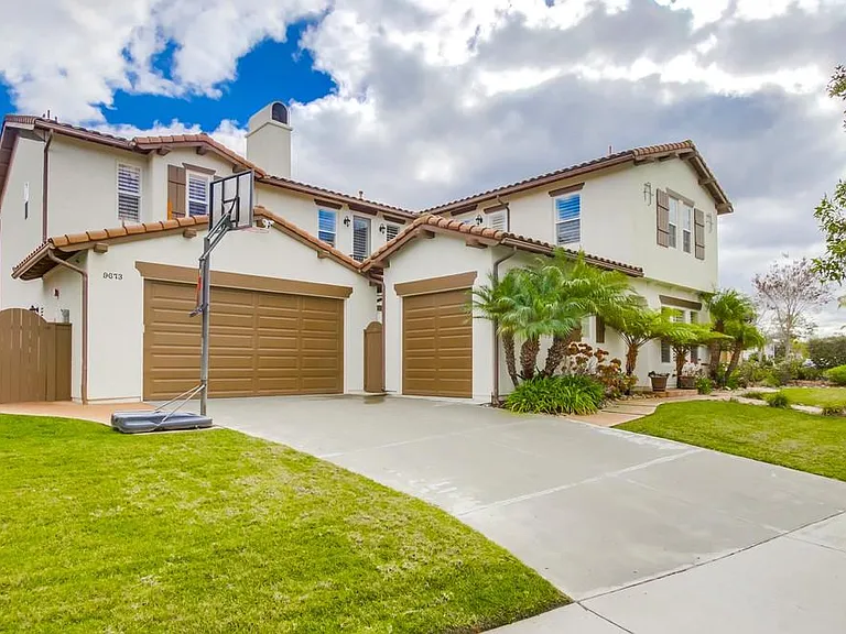9673 Deer Trail Dr — Photo 1