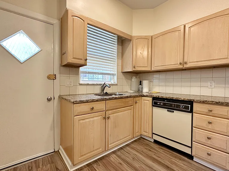 2509 S Rosewood St — Photo 13