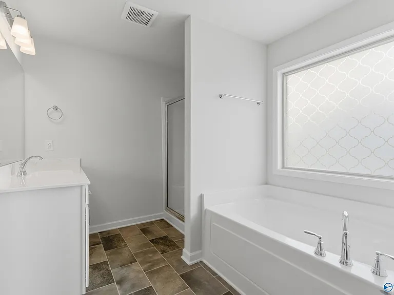 113 Saddle St — Photo 11