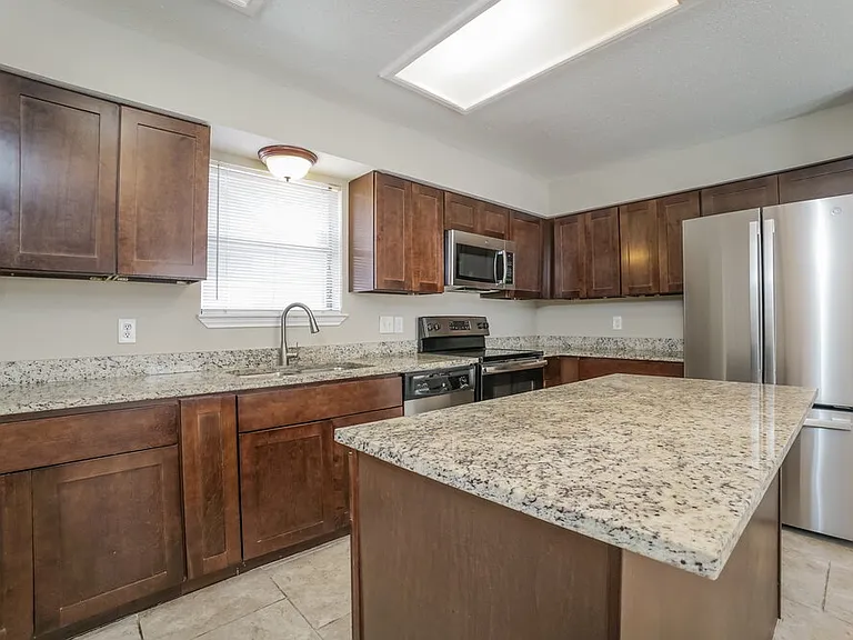 7659 Athlone Dr — Photo 7
