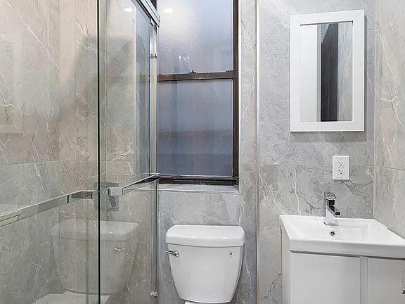 5th image of 128 E 86th St APT 2D