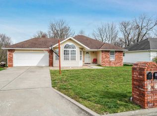 810 S Lester Rd, Springfield, MO 65802