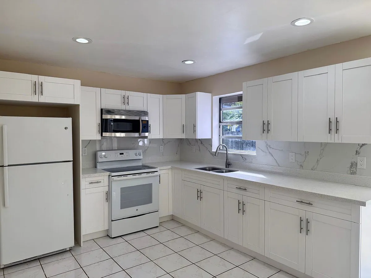 Building Photo - SW 133rd Pl
