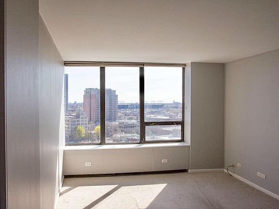 5th image of 3930 N Pine Grove Ave APT 1406