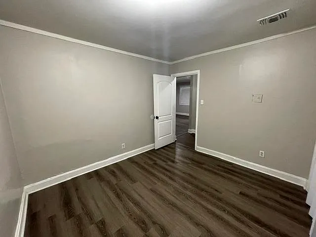 908 Baltic St — Photo 6