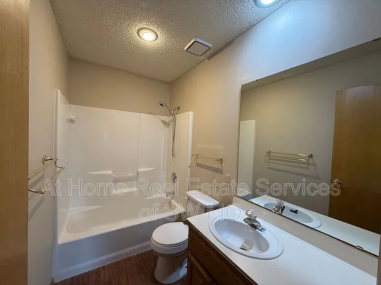 4121 S Parkcrest Ave — Photo 6