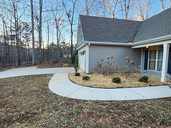 3rd image of 178 Waterview Dr