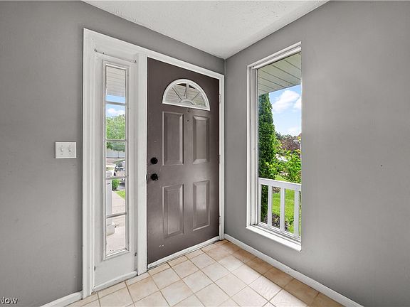 2nd image of 1200 Pinecrest Pl