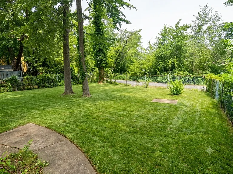 113 S Lake Dr — Photo 14