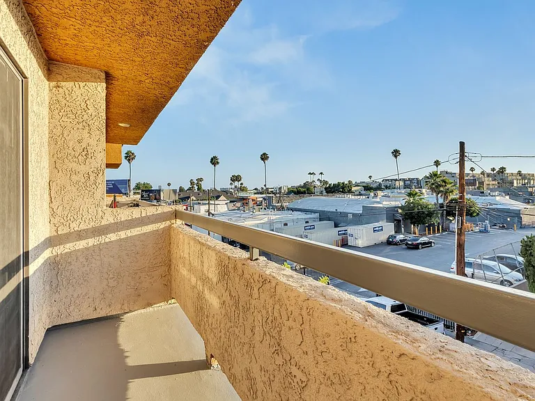 1520 N Vista St #203 — Photo 11