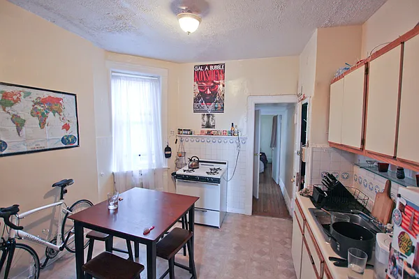 Rented by Jonis Realty | media 17