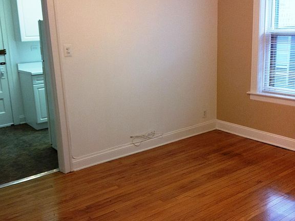 #4806-1B - Dining Room