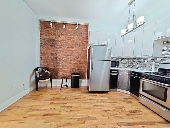5th image of 870A Dekalb Ave #F2