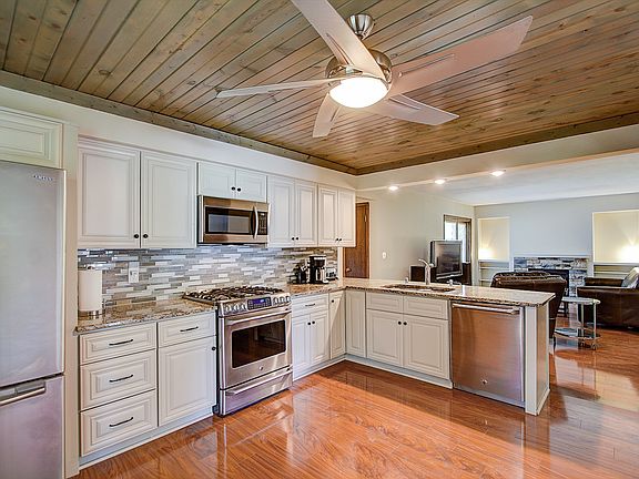 2nd image of 9329 S Sherwood Dr