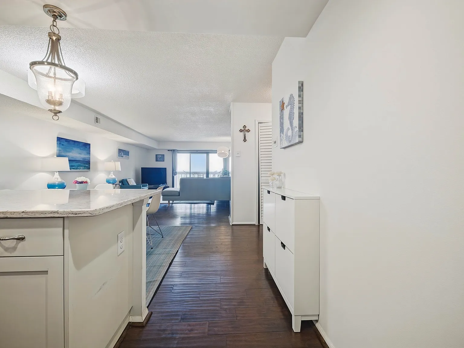 2 bed, 974 sqft, $3,200 — Photo 3