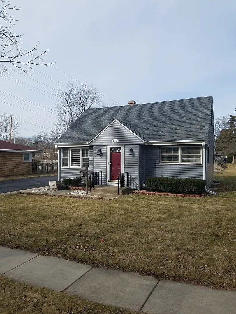 214 Pearl St photo 1