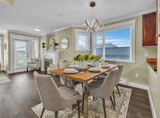 152 E 12th St #302, North Vancouver, BC