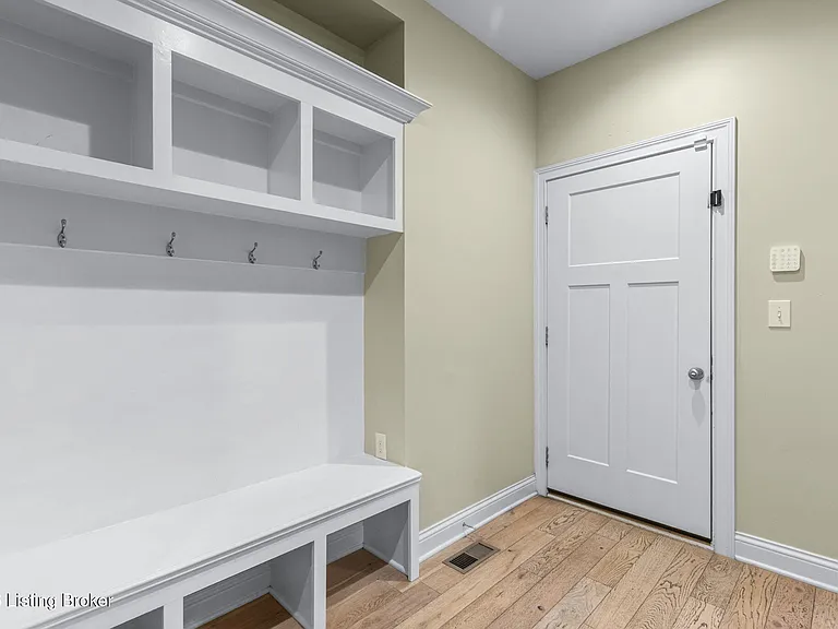 825 Artisan Pkwy — Photo 33