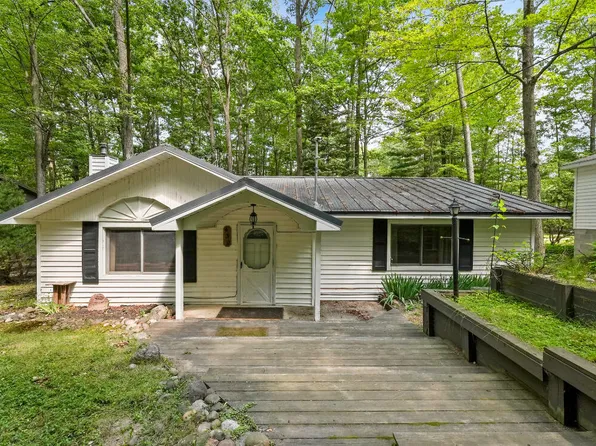 432 Chickasaw St, Roscommon, MI 48653
