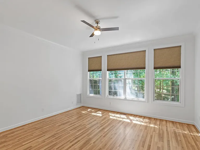 111 Sir Walker Ln — Photo 25
