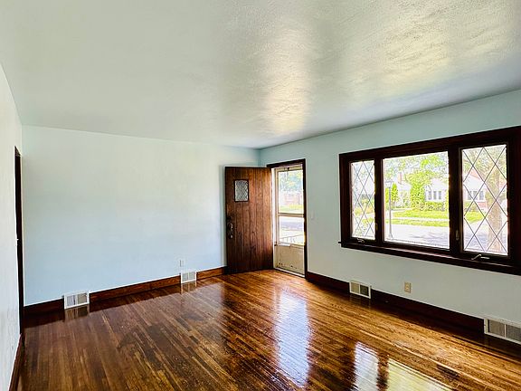 2nd image of 410 Washington Ave