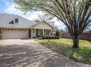 101 Pecan Village Cir, Waco, TX 76710