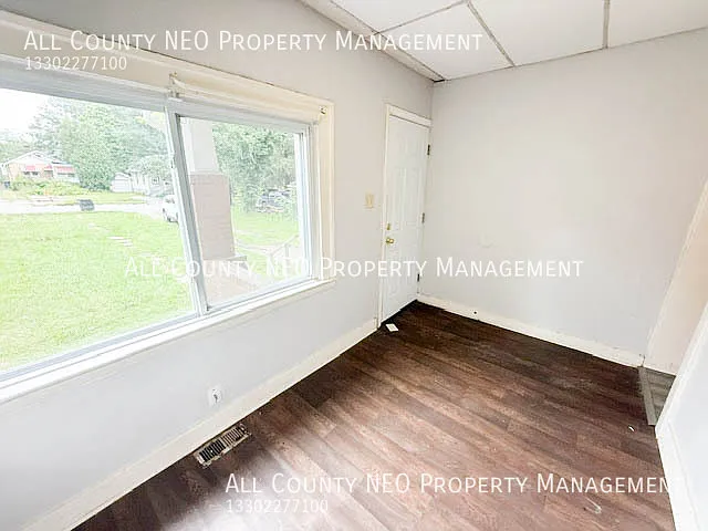 1234 Winton Ave — Photo 5