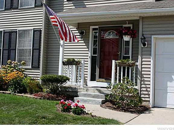 5th image of 40 Elmleaf Dr