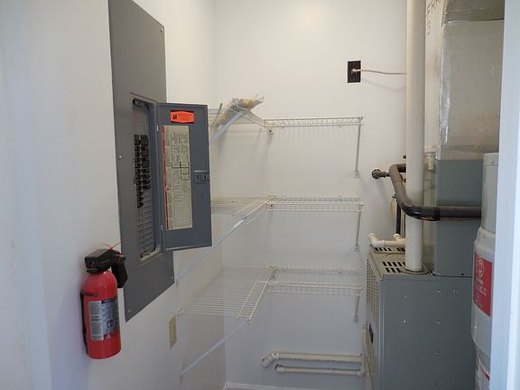 3rd image of 608 Dogwood Cir #612