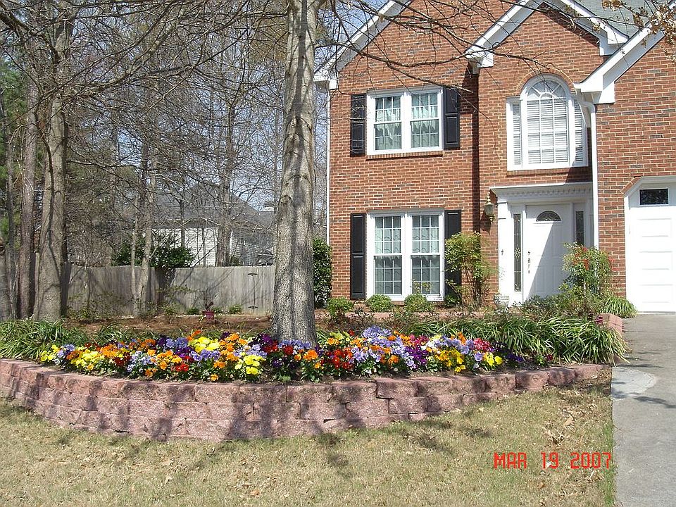 2nd image of 2884 Wynford Dr SW