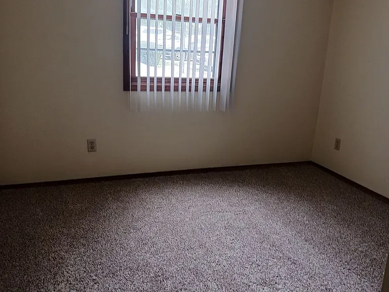 Pheasant Run Apartments — Photo 36