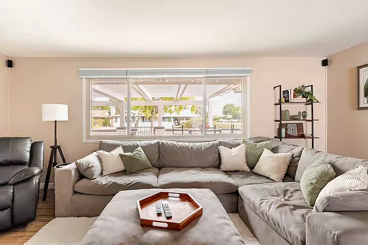 1104 E Campus Dr — Photo 29