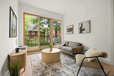 184 Hawthorne Street, #2B