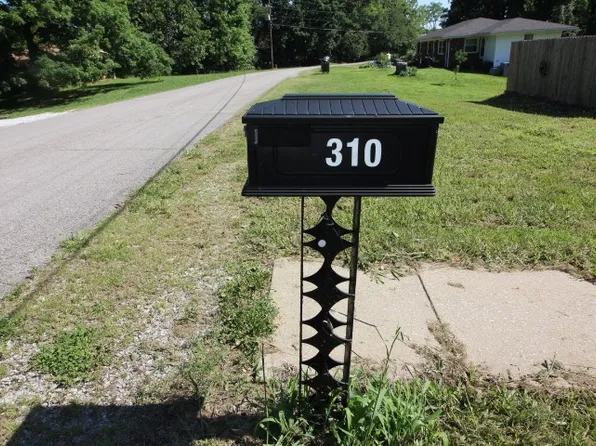 310 Dogwood Dr, Erin, TN 37061