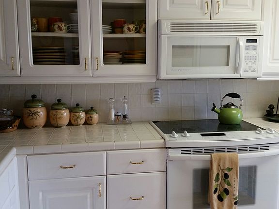 5th image of 1050 SE 6th Ct