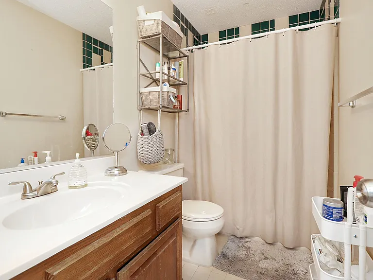 1356 Lake Dr — Photo 23
