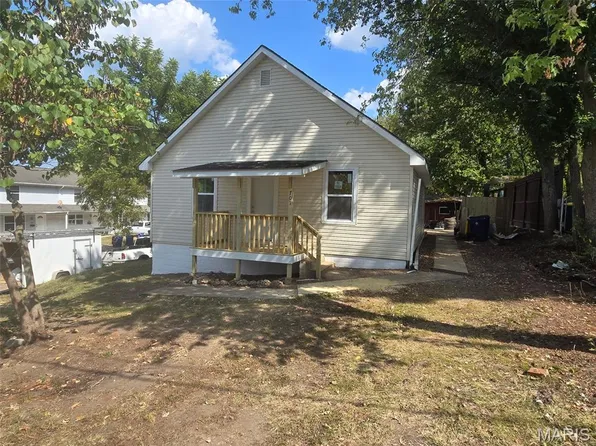 701 Blow St, De Soto, MO 63020