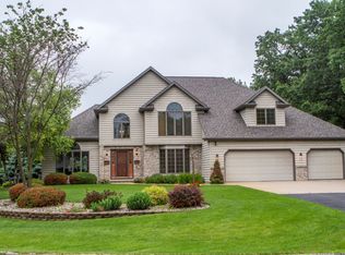 880 Honey Creek Rd, Oshkosh, WI 54904