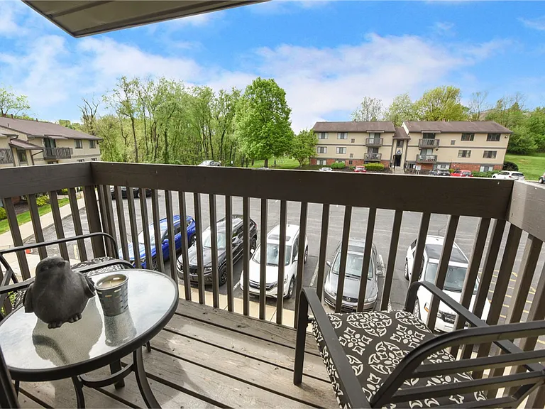 OakWood Park -- No up-front security deposit required! — Photo 37