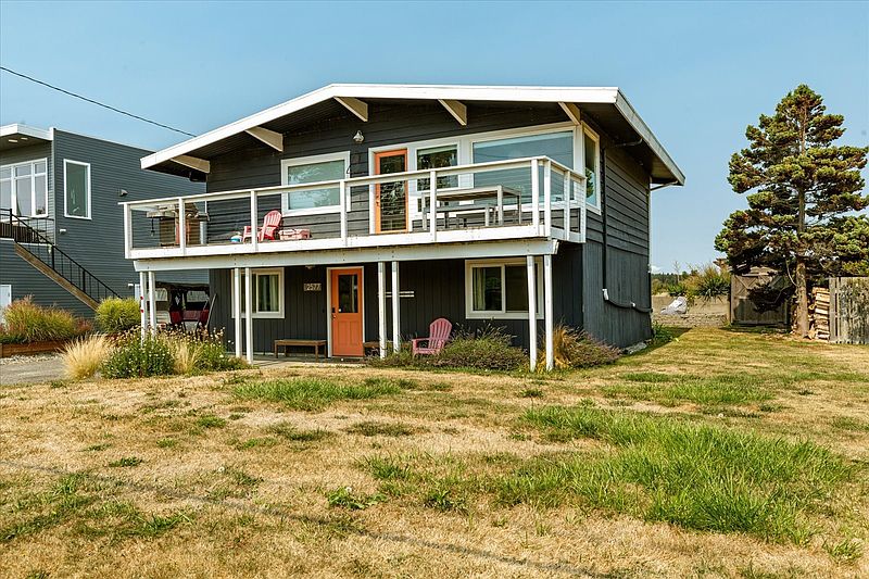 3rd image of 2577 Sunlight Beach Road