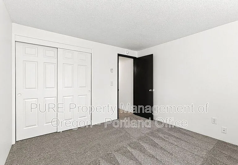 Parkway Garden — Photo 83