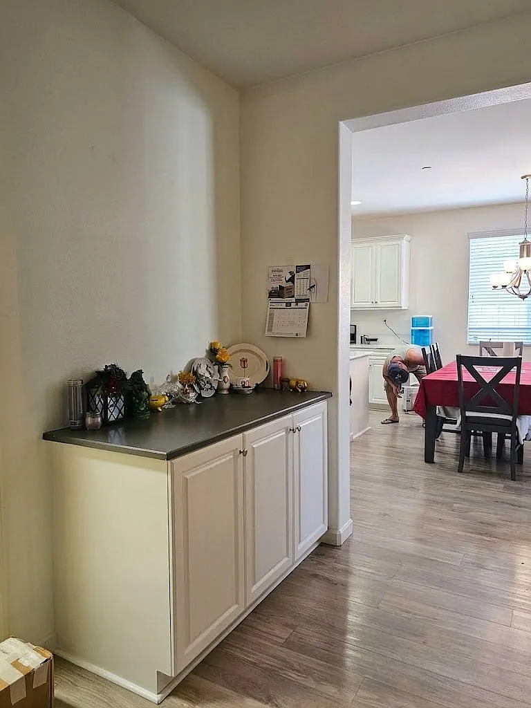 3 bed, 1835 sqft, $2,800 — Photo 4
