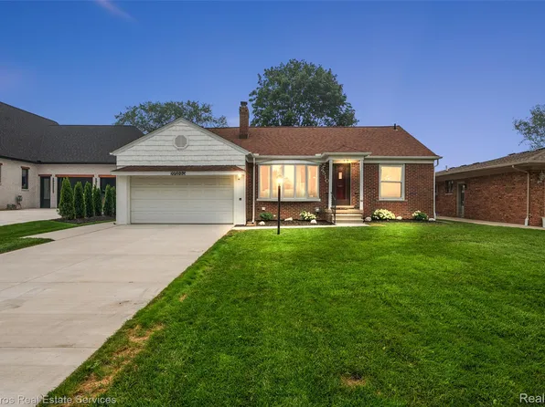 22510 Ardmore Park Dr, Saint Clair Shores, MI 48081