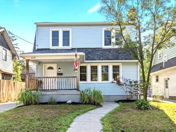 1028 Underwood Ave SE, Grand Rapids, MI 49506