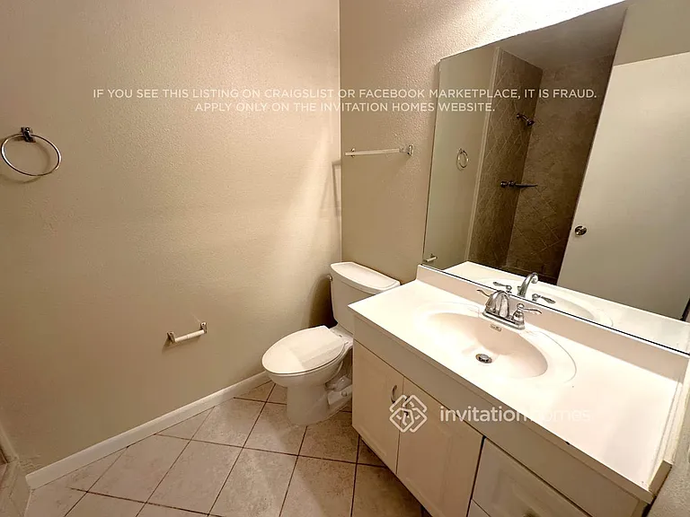 2454 Hope Ave — Photo 7