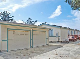 403 Knoll Ln, Brookings, OR 97415