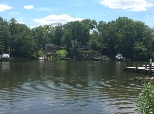 616 Laurel Dr, Pasadena, MD 21122