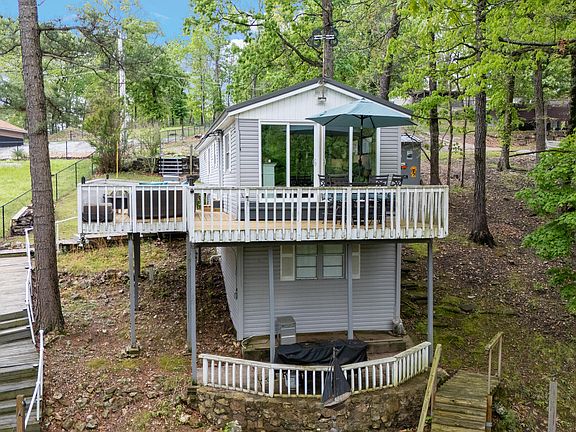 4th image of 31242 Wildwood Dr